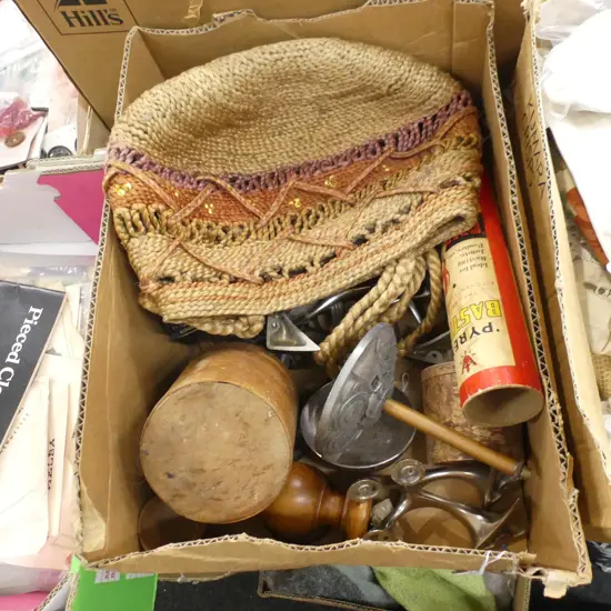 BOX MISC INCL  DOOR KNOCKERS, PYREX BASTER ETC..