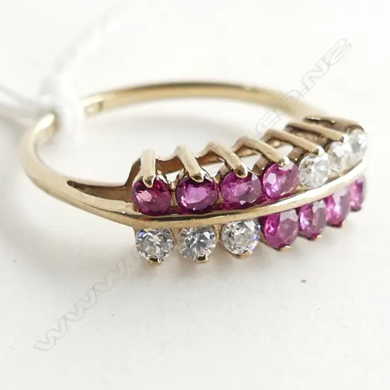 9CT GOLD CZ &  RUBY GEM SET RING 2.1GMS