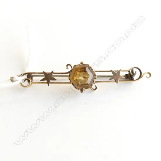 15CT GOLD BAR BROOCH 3.1 GRAMS