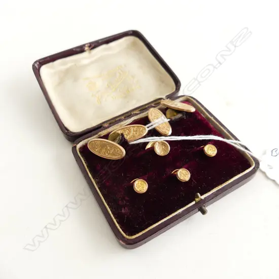 C1900 BOXED SET 9CT GOLD CUFFLINKS & SHIRT STUDS 6.6gms gold weight