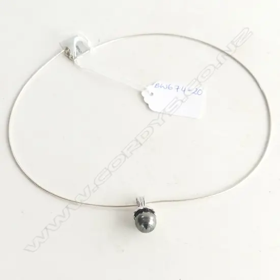 BLACK PEARL ON SILVER OMEGA STYLE CHAIN 8.7GMS 