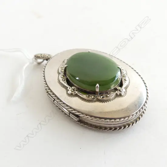 LGE SILVER LOCKET W POUNAMU claw set PANEL stamped STG SIL