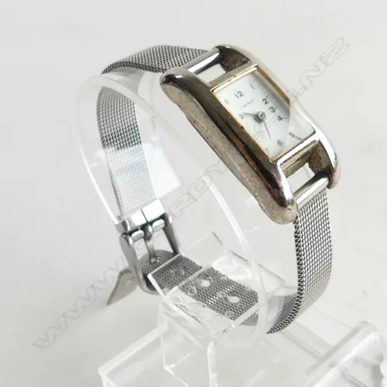 LADIES TIME CHAIN WRIST WATCH WITH NEW BATTERIES WORKING