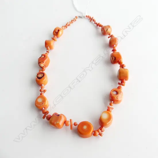 CHUNKY ORANGE CORAL NECKLACE 