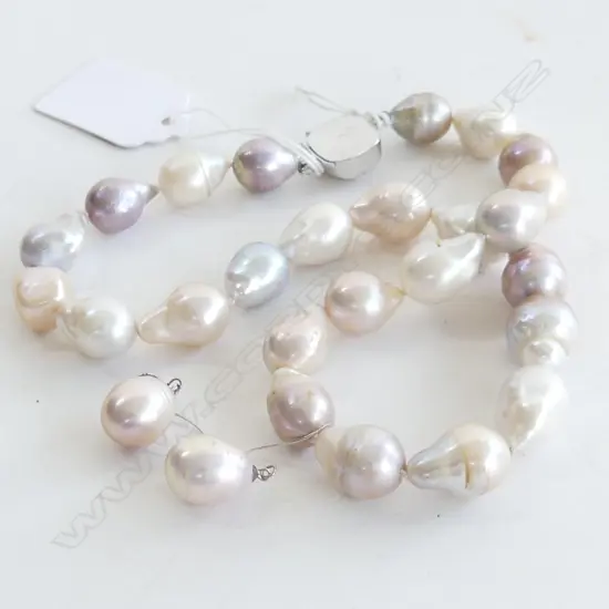LGE BAROQUE PEARL NECKLACE & EARRING SET