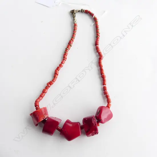 CHUNKY CORAL NECKLACE