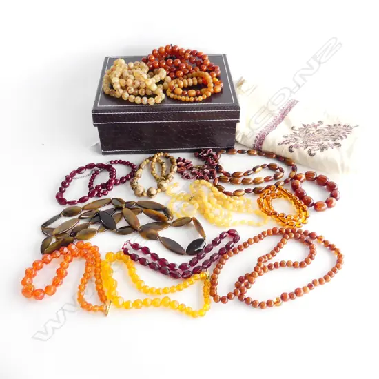 BOX FAUX AMBER BEAD NECKLACES 