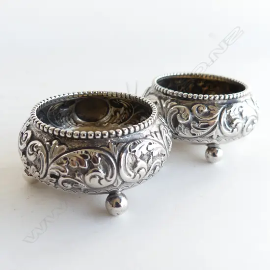 PAIR OF LATE VICTORIAN SILVER SALTS CHESTER 1898 88gm