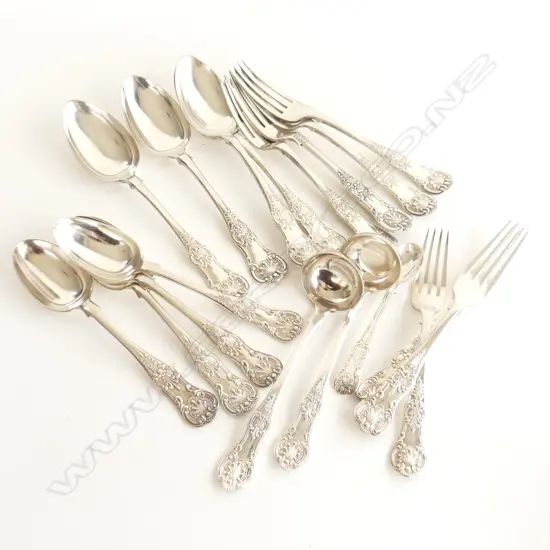 ASSORTED QUEENS PATTERN SILVER PLATE CUTLERY