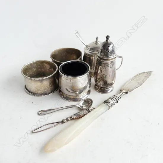 7 SILVER ITEMS INCLS 3 CONDIMENTS, VICT. BUTTER KNIFE, ETC. SILVER WEIGHT 130PLUS GMS