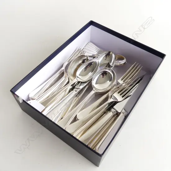 44PC WALKER & HALL SILVER PLATE CUTLERY SET
