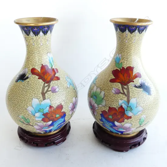 PR CHINESE CLOISONNE VASES ON STANDS H.290mm