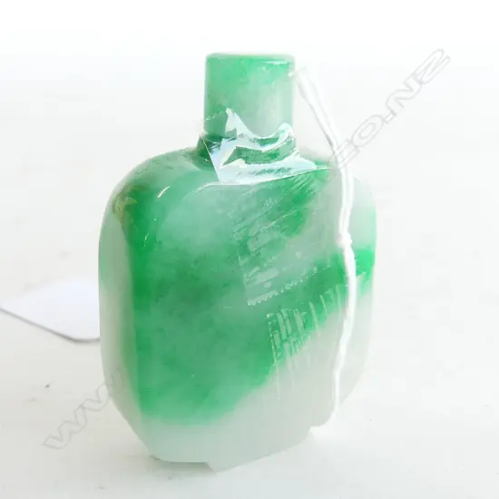 CHINESE JADEITE SNUFF BOTTLE H.62mm