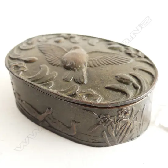 ANTIQUE METAL OVAL STAMP BOX (DOUBLE COMPARTMENT) w. BIRD DESIGN 75x50mm