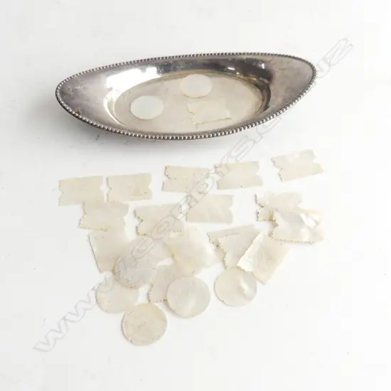 VICTORIAN MOTHER OF PEARL CHINESE FINELY ENGRAVED GAMING TOKENS, 27 PCS