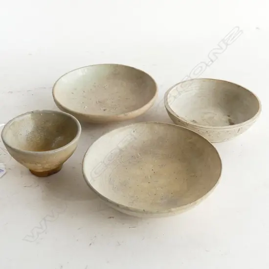 4 CHINESE SONG & YUAN CELADON BOWLS 125mm dia