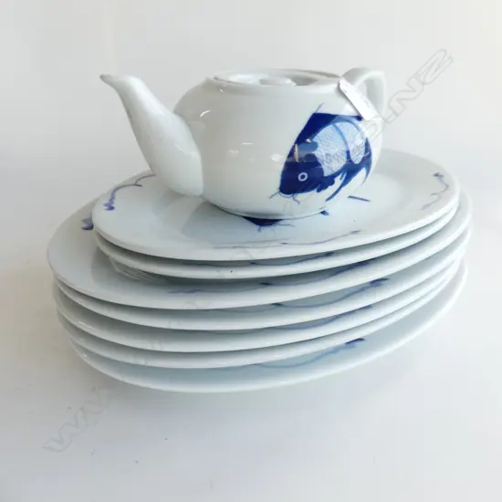 ASST CHINESE FISH DECORATEDCHINA. 5 + 2 PLATES & TEAPOT 