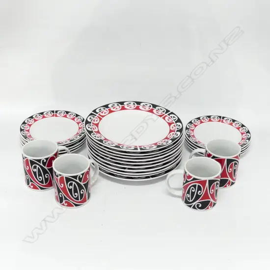 23 PCE MAORI DESIGN DINNER WARE; 10 MAIN PLATES 240mm dia, 9 SIDE PLATES, 4 MUGS
