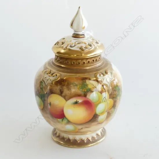 ROYAL WORCESTER LIDDED POTPURRI SIGNED ROBERTS H.140mm