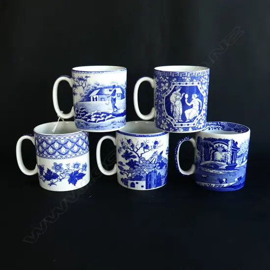 4 SPODE BLUE & WHITE 'BLUE ROOM COLLECTION' MUGS (H. 84MM) + 1 OTHER SPODE B&W MUG