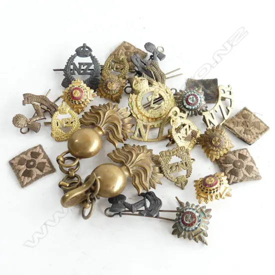 ASSTD OLD MILITARY BADGES & INSIGNIA