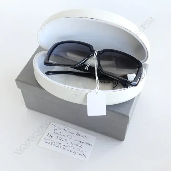 CASED NINA RICCI BLACK JACKIE O SUN GLASSES NR3203