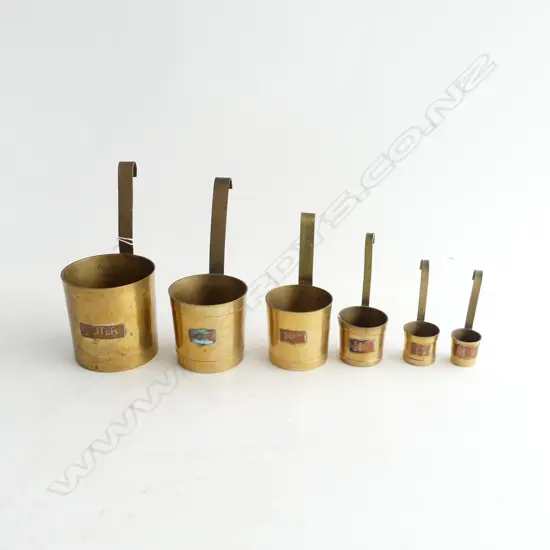 6 VINTAGE BRASS MEASURES w. HOOK & COPPER LABELS H.175mm