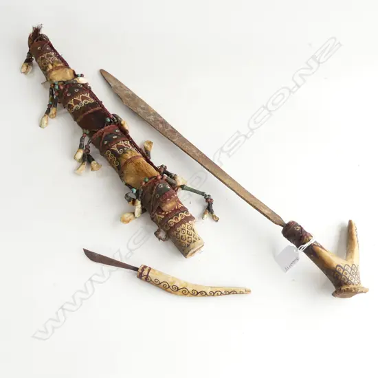 INDONESIAN TRIBAL PAINTED HEADHUNTERS SWORD WITH DOG TOOTH DECORATION L630MM
