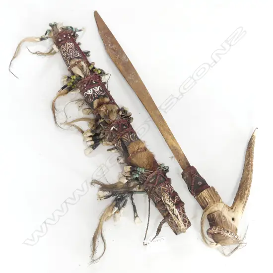 INDONESIAN STAG HORN HANDLED PAINTED HEADHUNTERS SWORD WITH DOG TOOTH DECORATION L640MM