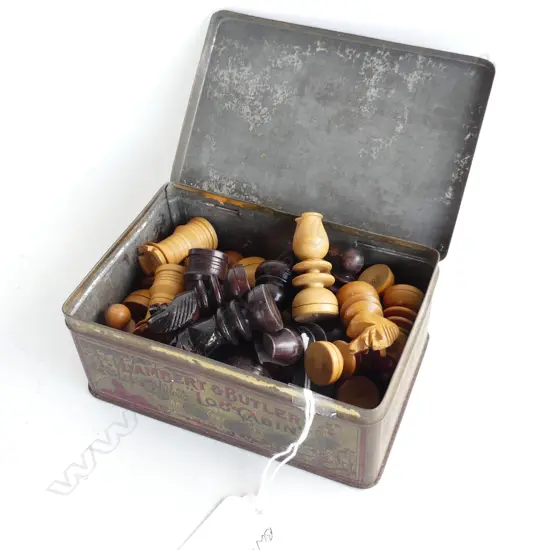 32 pce COMPLETE CARVED WOOD OLD CHESS SET IN old Log Cabin tin