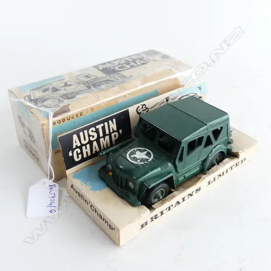 VINTAGE BRITAINS AUSTIN 'CHAMP' TOY ARMY TRUCK L.120mm w. ORIG. BOX