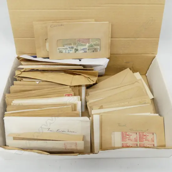 BOX OF VINTAGE NZ & WORLD STAMPS IN ENVELOPES INCL. SOME MINT