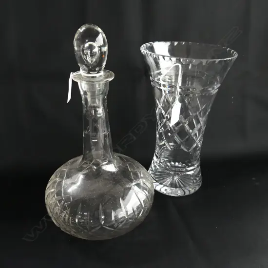 LRG CRYSTAL VASE H.250mm & CRYSTAL DECANTER H.300mm