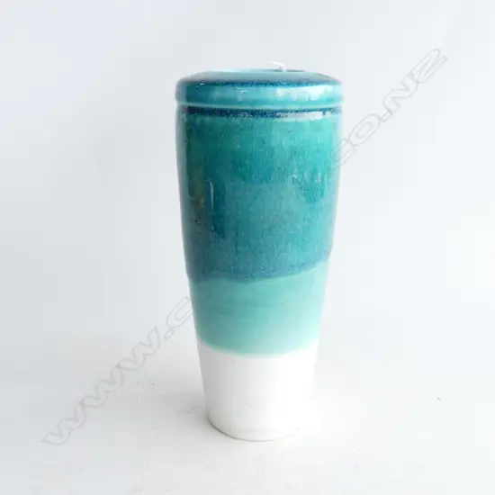 TALL JENGIS (DUNEDIN NZ) VASE H. 230MM