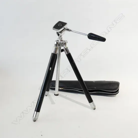 SM CAMERA TRIPOD IN POUCH L (UNOPENED) 280MM