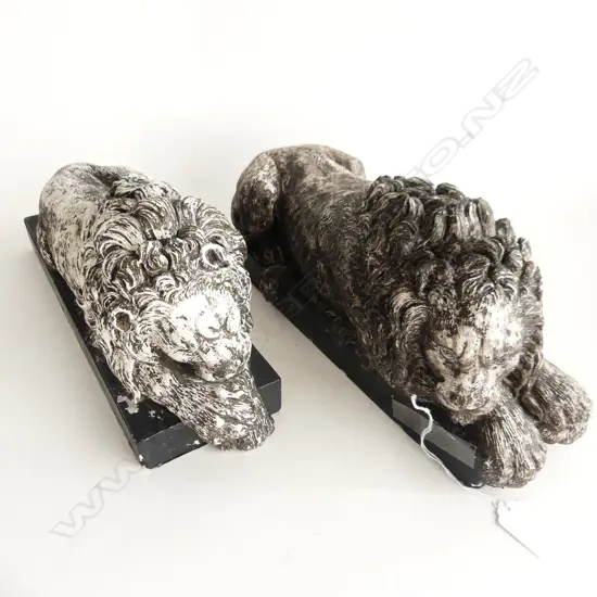 PR PAINTED PLASTER CROUCHING LIONS AFTER ANTONIO CANOVA L.340mm