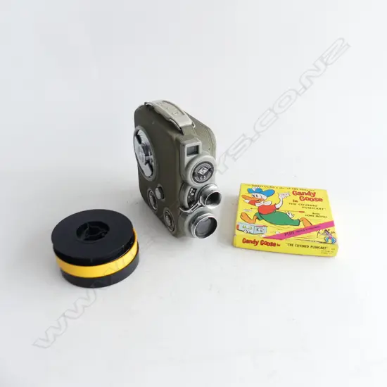 VINTAGE EUMIG 8MM MOVIE CAMERA + SOME REELS