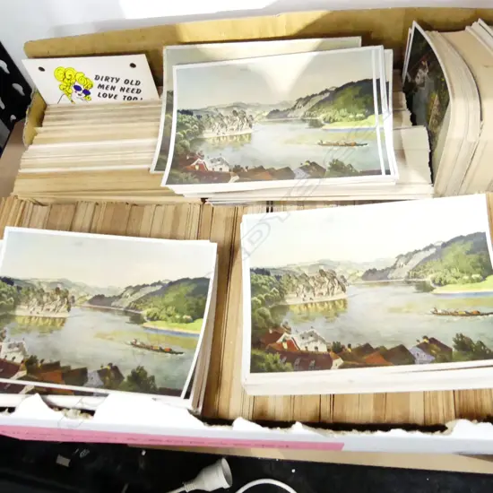 BOX LOT VINTAGE POST CARDS