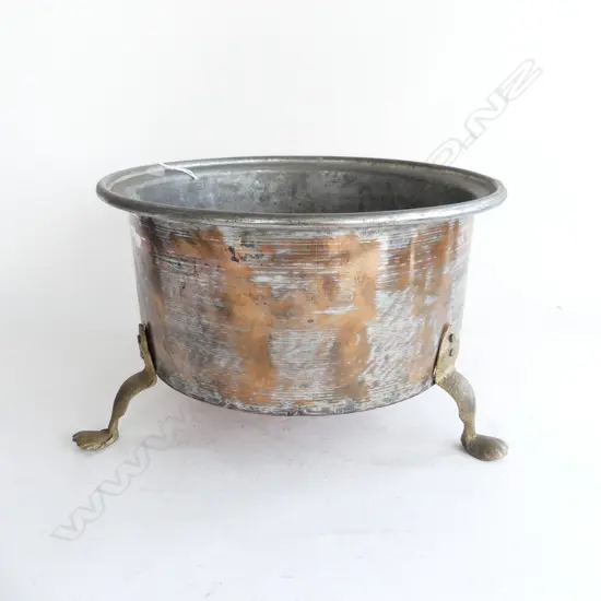 VINTAGE COPPER 3 FOOTED JARDINIERE 290mm dia H.180mm