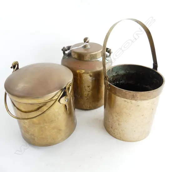 3 BRASS CONTAINERS w. SWING HANDLES; 2 LIDDED + BUCKET H.145mm