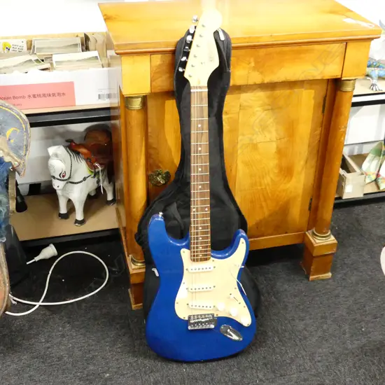 VINTAGE JAPANESE 'K GARAGE JUNIOR' ELECTRIC GUITAR blue body