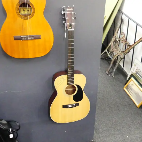 VINTAGE JAPANESE 'MORRIS' ACOUSTIC GUITAR w soft case