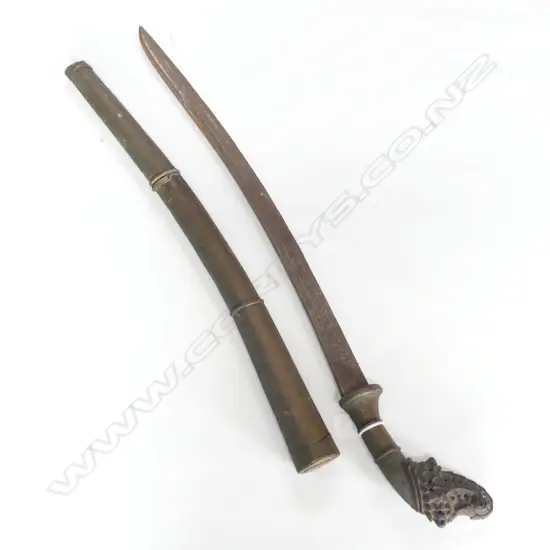 BURMESE CURVED SHORT SWORD IN SCABARD  CARVED HORN HAND GRIP END/POMMEL L670MM