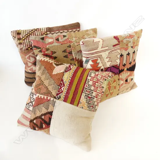 4 PERSIAN CUSHIONS W360MM