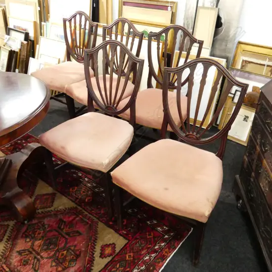 SET 5 GEORGE III MAHOGANY SHIELD BACK DINING CHAIRS
