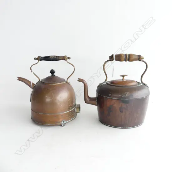 2 VINTAGE COPPER KETTLES H.230mm