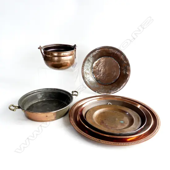 5 VINTAGE ROUND COPPER PLATES & TRAYS 355mm dia + 2 POTS 