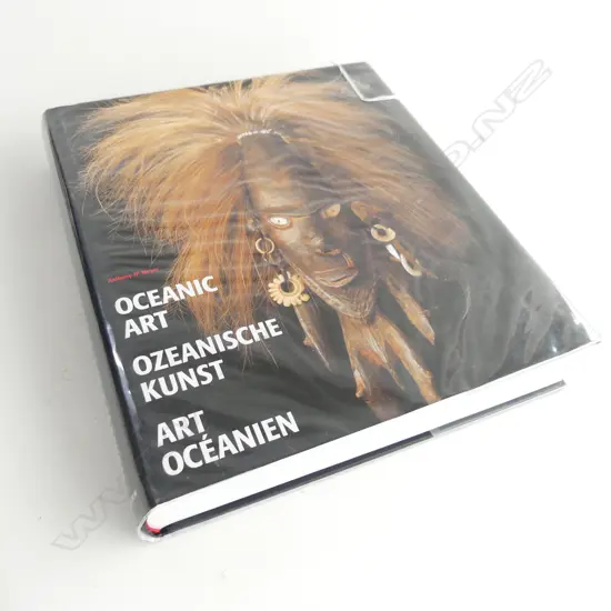 THE REFERENCE BOOK 'OCEANIC ART' by Anthony Meyer