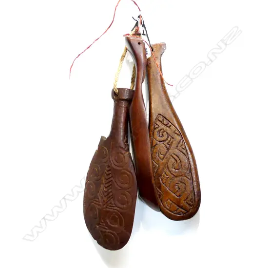 2 MAORI PATU (L 340, 320MM) + ONE OTHER