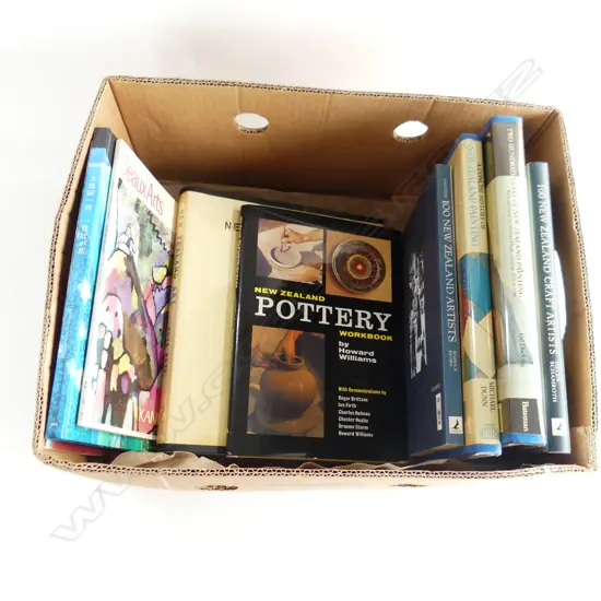 BOX REFERENCE BOOKS NZ ART, POTTERY ETC